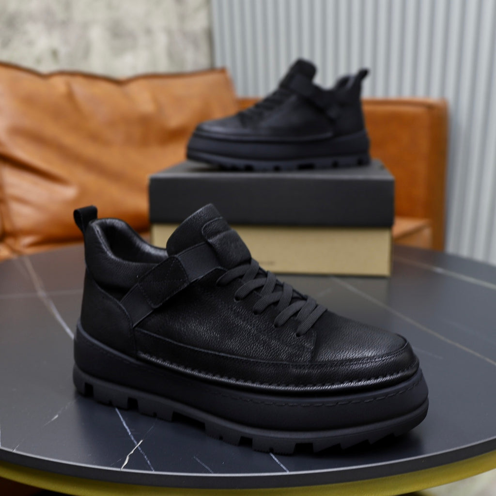 UGG High-Top Platform Boots – All Black