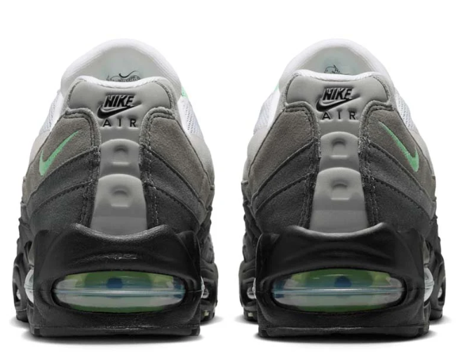 Nike Air Max 95 OG Women's Sneakers - Black / Fresh Mint