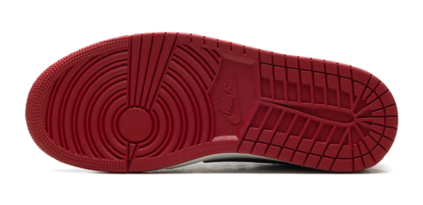 Air Jordan 1 Retro Low OG “Chicago” (2025) – Red / White / Black