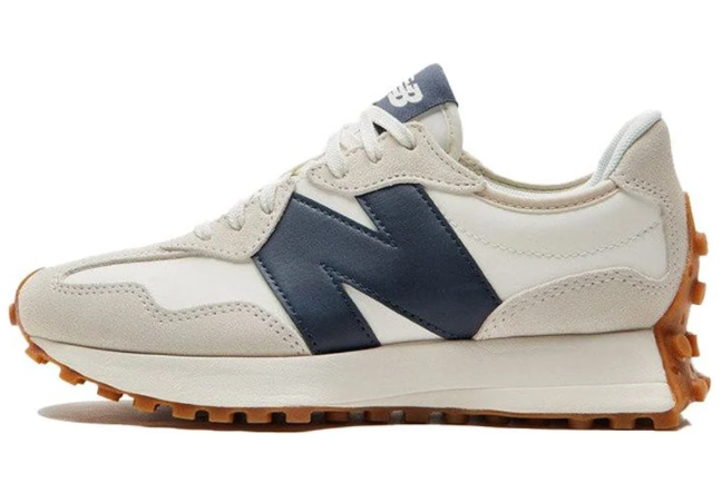 New Balance Women's 327 Sneakers – Moonbeam/Outerspace